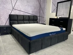 מיטה ריבועים בולטים